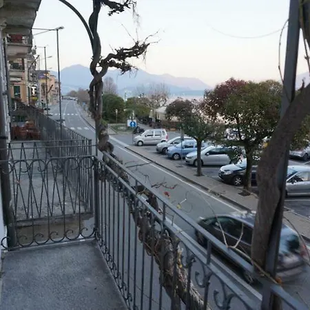 Lejlighed La Dimora Del Glicine - Venere Apts *