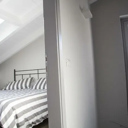 Apartamento La Dimora Del Glicine - Venere Apts