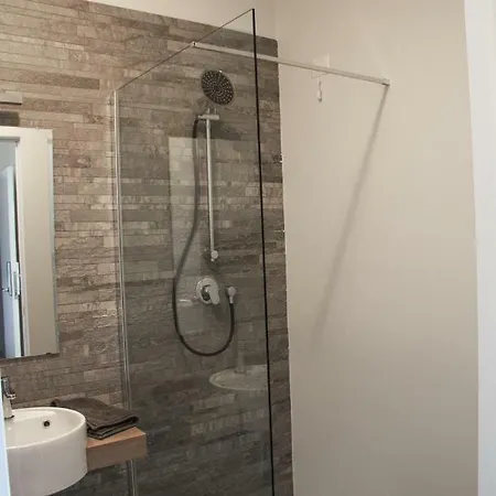 Apartamento La Dimora Del Glicine - Venere Apts Belgirate