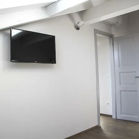 Apartamento La Dimora Del Glicine - Venere Apts